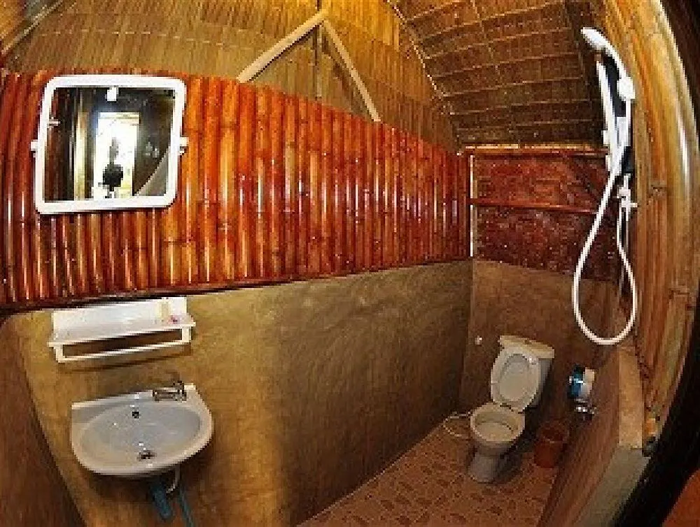 Phutawan Bamboo Resort Ko Phi Phi 2*,  Tayland