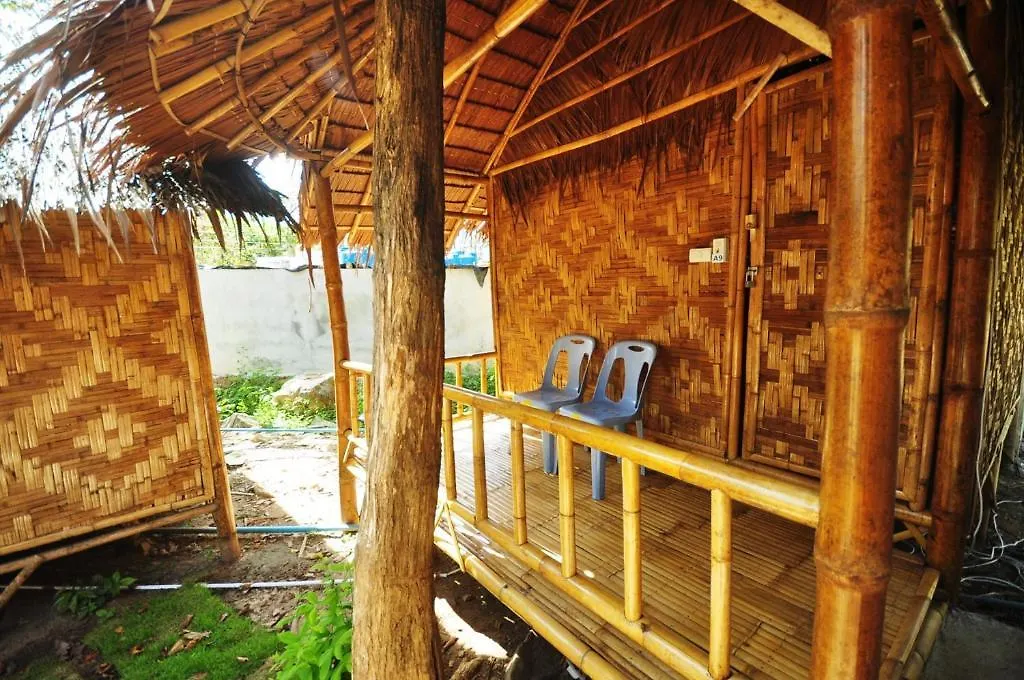 Phutawan Bamboo Resort Ko Phi Phi 2*,