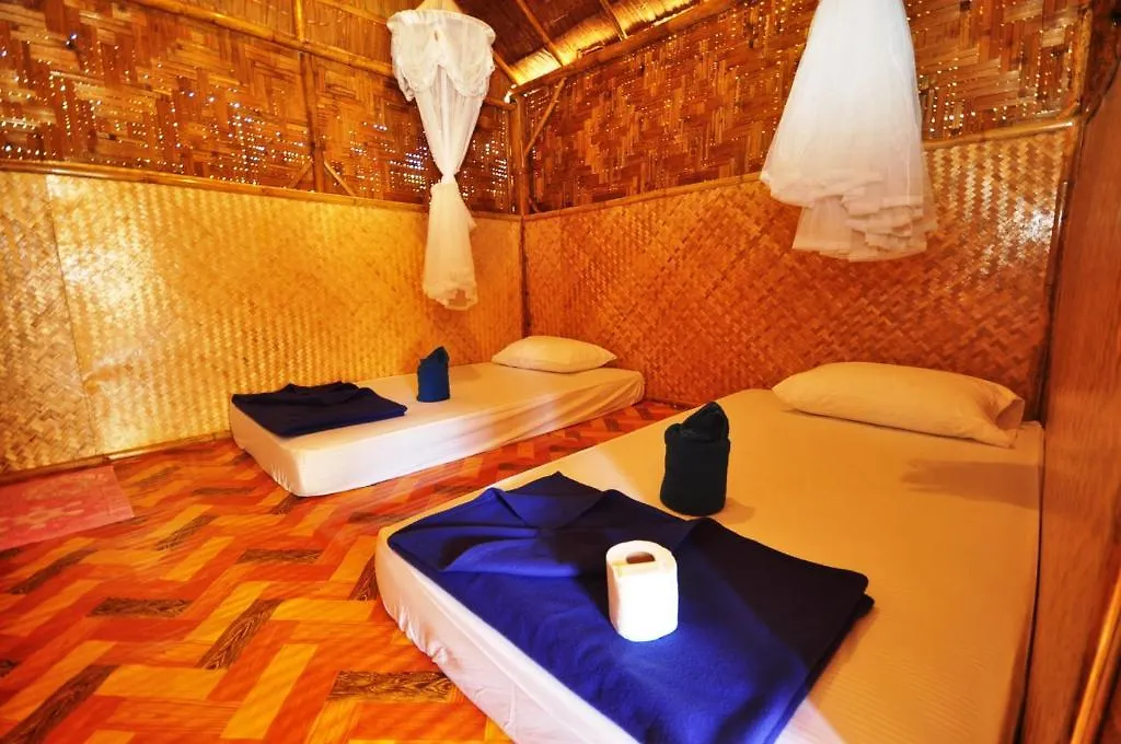 Phutawan Bamboo Resort Ko Phi Phi 2*,  Tayland